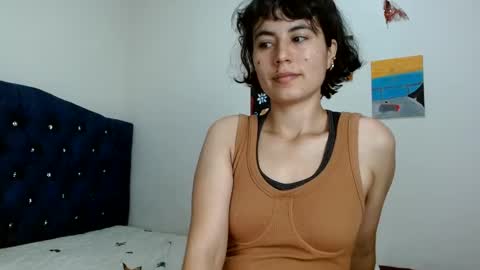 Snapshot of katia_12_ chatting on February 16, 5:37 pm katia_12_ online show from February 16, 5:37 pm