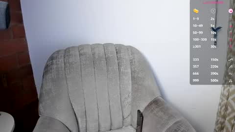 Snapshot of katia_12_ chatting on April 7, 9:48 pm katia_12_ online show from April 7, 9:48 pm