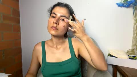 Snapshot of katia_12_ chatting on April 13, 4:18 am katia_12_ online show from April 13, 4:18 am