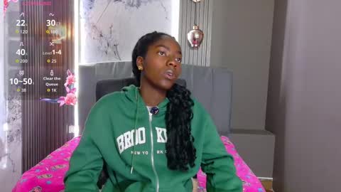 Snapshot of katia_green chatting on February 15, 12:36 pm Katia online show from February 15, 12:36 pm