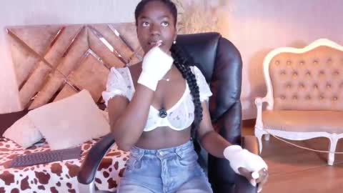 Snapshot of katia_green chatting on March 15, 12:00 pm Katia online show from March 15, 12:00 pm