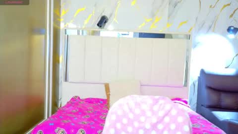 Snapshot of katia_green chatting on March 18, 12:30 pm Katia online show from March 18, 12:30 pm