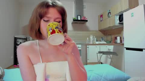 KatieNPZD online show from May 21, 2:40 am