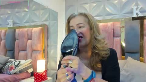 KATIA  ROMERO online show from September 23, 4:59 am