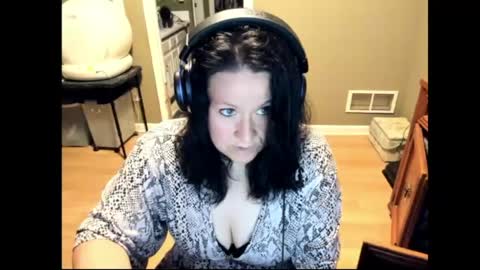 Katie online show from April 8, 3:39 am