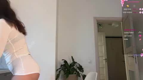 Katienext stream  online show from October 26, 7:14 am