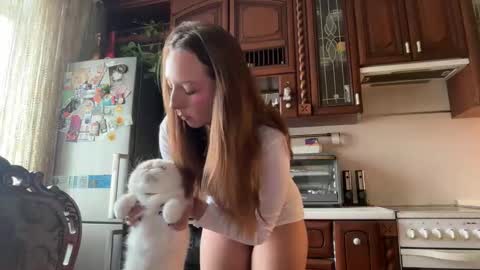 Katienext stream  online show from November 24, 9:42 am