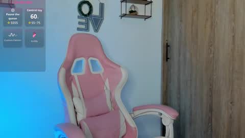 Snapshot of katie_boss2 chatting on October 29, 6:42 pm Katie online show from October 29, 6:42 pm