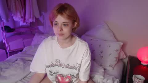 Snapshot of katie_deville chatting on April 12, 4:23 pm Katie Deville online show from April 12, 4:23 pm