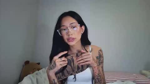 katiecai online show from April 6, 10:54 pm