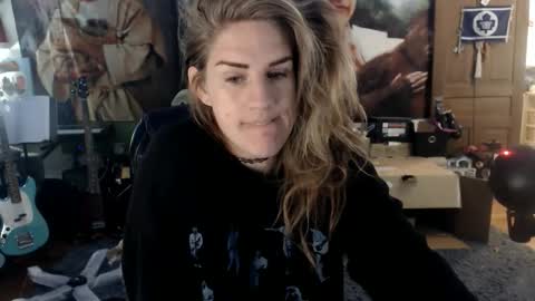 Katie online show from October 18, 4:15 am