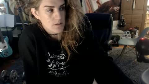 Katie online show from November 12, 5:08 am