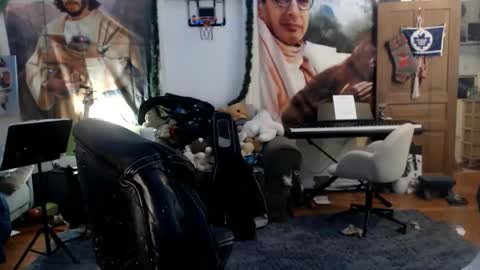 Katie online show from February 4, 7:14 am