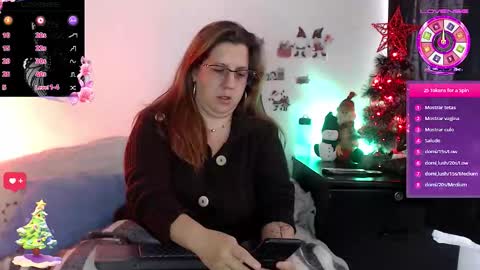 Snapshot of katiee_jones_ chatting on November 17, 12:11 pm Katherine online show from November 17, 12:11 pm