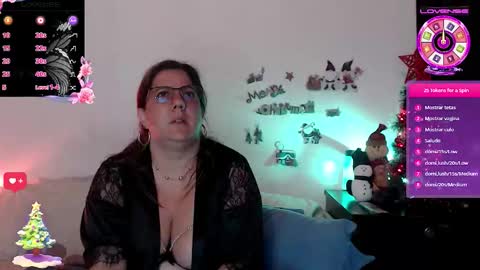 Snapshot of katiee_jones_ chatting on November 19, 10:15 am Katherine online show from November 19, 10:15 am