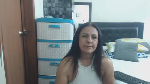 Snapshot of katiehotx chatting on December 24, 4:08 pm katie online show from December 24, 4:08 pm