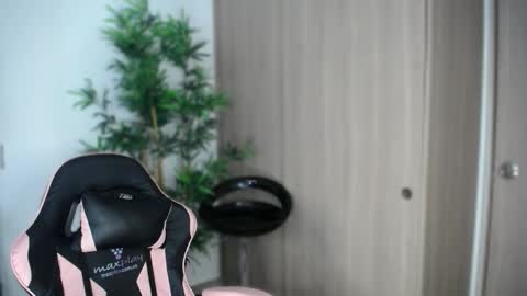 Katie Jane online show from December 3, 2:26 pm