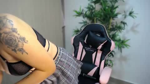 Katie Jane online show from June 13, 10:57 am