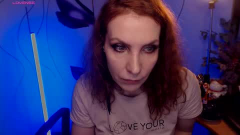 Katie online show from December 17, 1:55 am