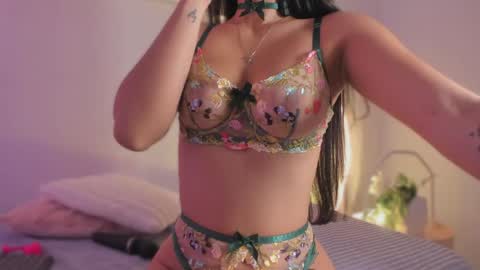 Snapshot of katiepeach_ chatting on April 16, 1:01 pm Katy IGPeach kat666 online show from April 16, 1:01 pm