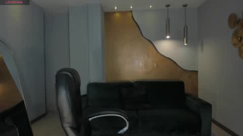 Kate Stonne online show from March 20, 11:15 am