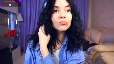 Snapshot of katievillard chatting on November 23, 7:52 am Crystal really Kristel online show from November 23, 7:52 am