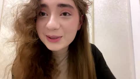 Snapshot of katinaflatau chatting on May 12, 5:21 pm Rosie online show from May 12, 5:21 pm