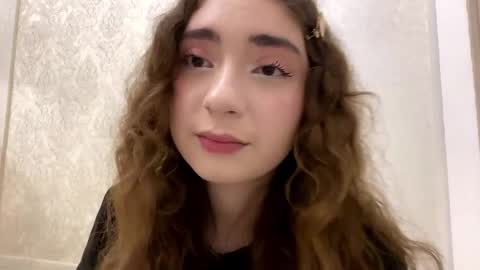 Snapshot of katinaflatau chatting on May 15, 6:59 pm Rosie online show from May 15, 6:59 pm