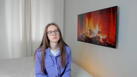 Snapshot of katinatonge chatting on October 21, 8:48 am Scarlett online show from October 21, 8:48 am