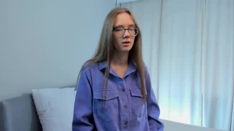 Snapshot of katinatonge chatting on October 29, 8:38 am Scarlett online show from October 29, 8:38 am