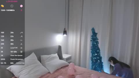 Snapshot of katinatonge chatting on December 18, 8:42 am Scarlett online show from December 18, 8:42 am