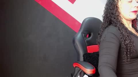 Snapshot of katiuska_xxx chatting on December 4, 11:35 pm Katiuska online show from December 4, 11:35 pm