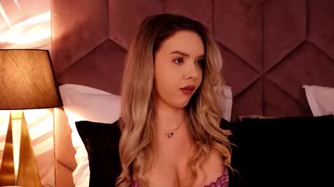 KatJolie online show from October 16, 7:59 pm