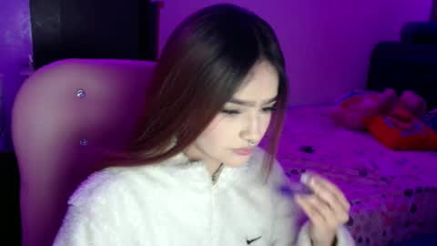 Snapshot of katleen_v chatting on December 11, 4:28 am Katleen. online show from December 11, 4:28 am