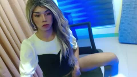 Snapshot of katleyah chatting on June 13, 10:51 pm CALL ME CATH online show from June 13, 10:51 pm