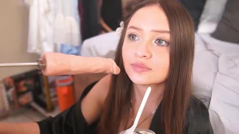 K A T L Y N  online show from November 7, 9:48 pm