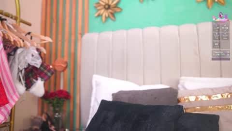 K A T L Y N  online show from December 13, 7:53 pm