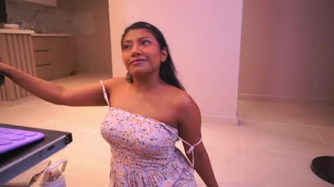 Snapshot of katnees_correa chatting on March 29, 7:08 am Follow me on instagram and twitter as correaktnees online show from March 29, 7:08 am