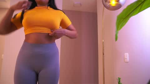 Snapshot of katnees_correa chatting on April 4, 7:28 am Follow me on instagram and twitter as correaktnees online show from April 4, 7:28 am