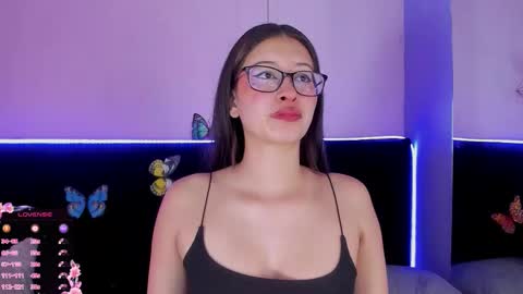 .... Katniss .... online show from December 14, 3:12 am