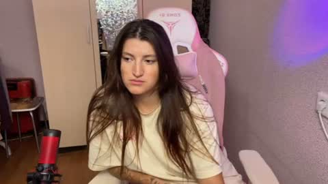 Snapshot of katrin_kristal chatting on July 19, 6:11 pm naked in pvt show 100 tk online show from July 19, 6:11 pm