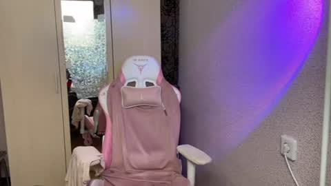 Snapshot of katrin_kristal chatting on July 25, 10:29 pm naked in pvt show 100 tk online show from July 25, 10:29 pm