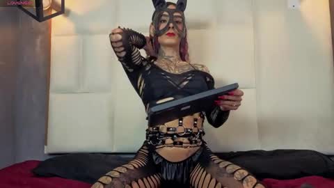 Snapshot of katrina_blaze chatting on June 1, 10:00 pm katrina_blaze online show from June 1, 10:00 pm