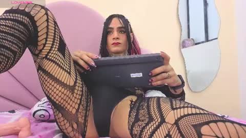 Snapshot of katrina_blaze chatting on June 14, 2:24 am katrina_blaze online show from June 14, 2:24 am