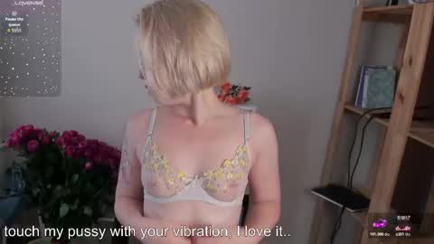Snapshot of katrina_carter chatting on September 17, 3:08 am katrina_carter online show from September 17, 3:08 am