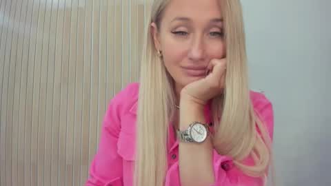 Snapshot of katrina_moor chatting on June 8, 4:07 pm katrina moor online show from June 8, 4:07 pm