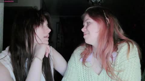 Snapshot of katrine_ine chatting on November 14, 3:44 pm katrine_ine online show from November 14, 3:44 pm