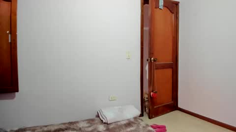 Snapshot of katrinrosex chatting on November 24, 2:17 pm Katrin online show from November 24, 2:17 pm