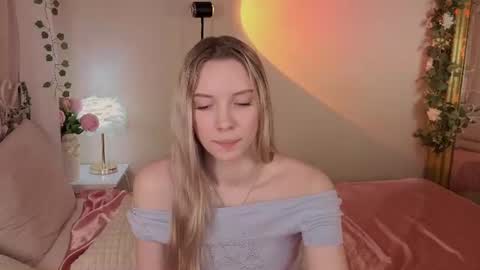 katt_yy online show from June 26, 5:12 am
