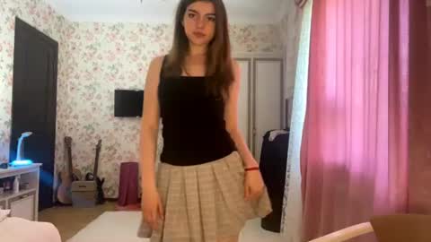 Molly online show from June 23, 12:25 pm